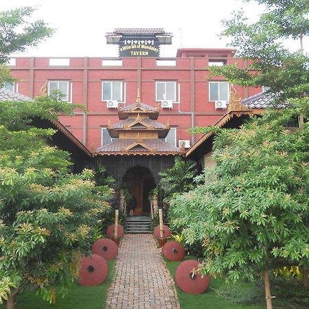 A Little Bit Of Mandalay Tavern Exterior photo